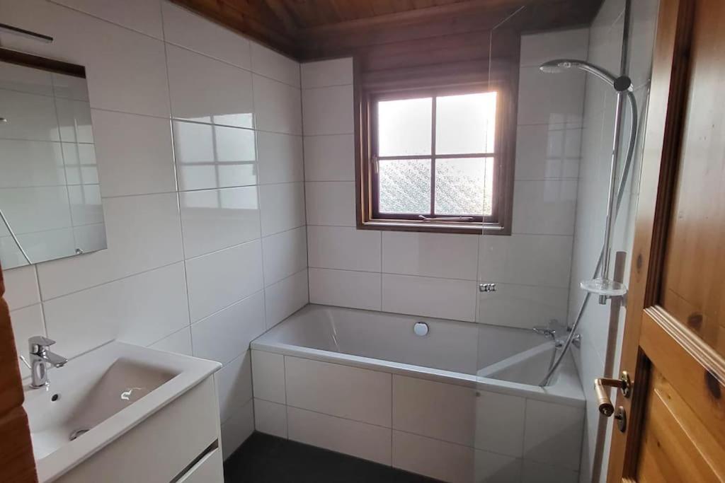 Wellness Bungalow Uppsala Gramsbergen Ngoại thất bức ảnh